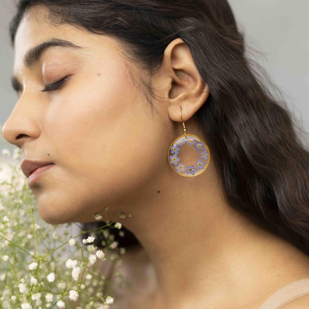 Kiss Of Remembrance Earring : KissofRemembranceEarring