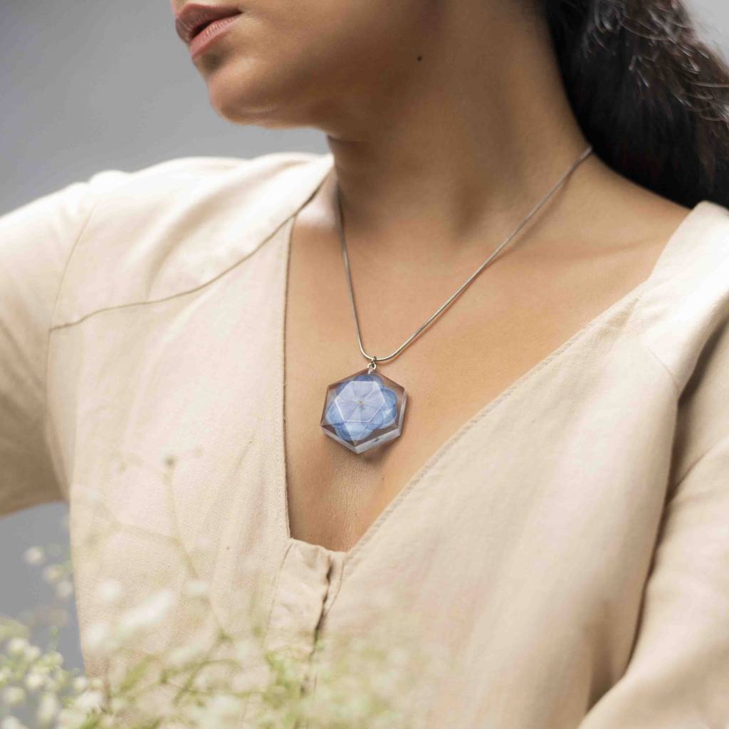 Marina Quartz Necklace : MarinaQuartzNecklace