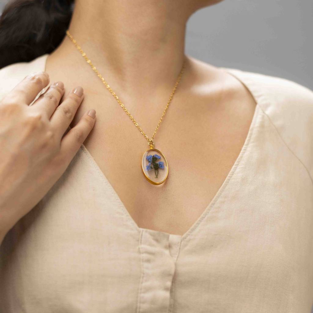 Bridgerton Blue Necklace : BridgertonBlueNecklace