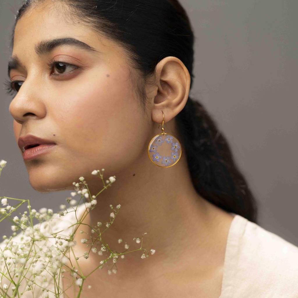 Kiss Of Remembrance Earring : KissofRemembranceEarring