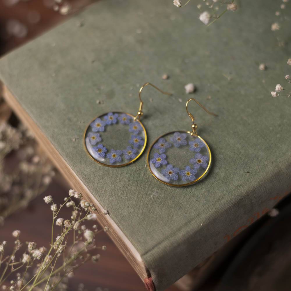 Kiss Of Remembrance Earring : KissofRemembranceEarring