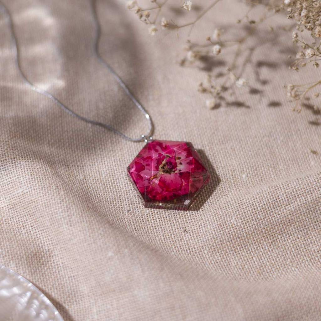 Blushing Quartz Necklace : BlushingQuartzNecklace