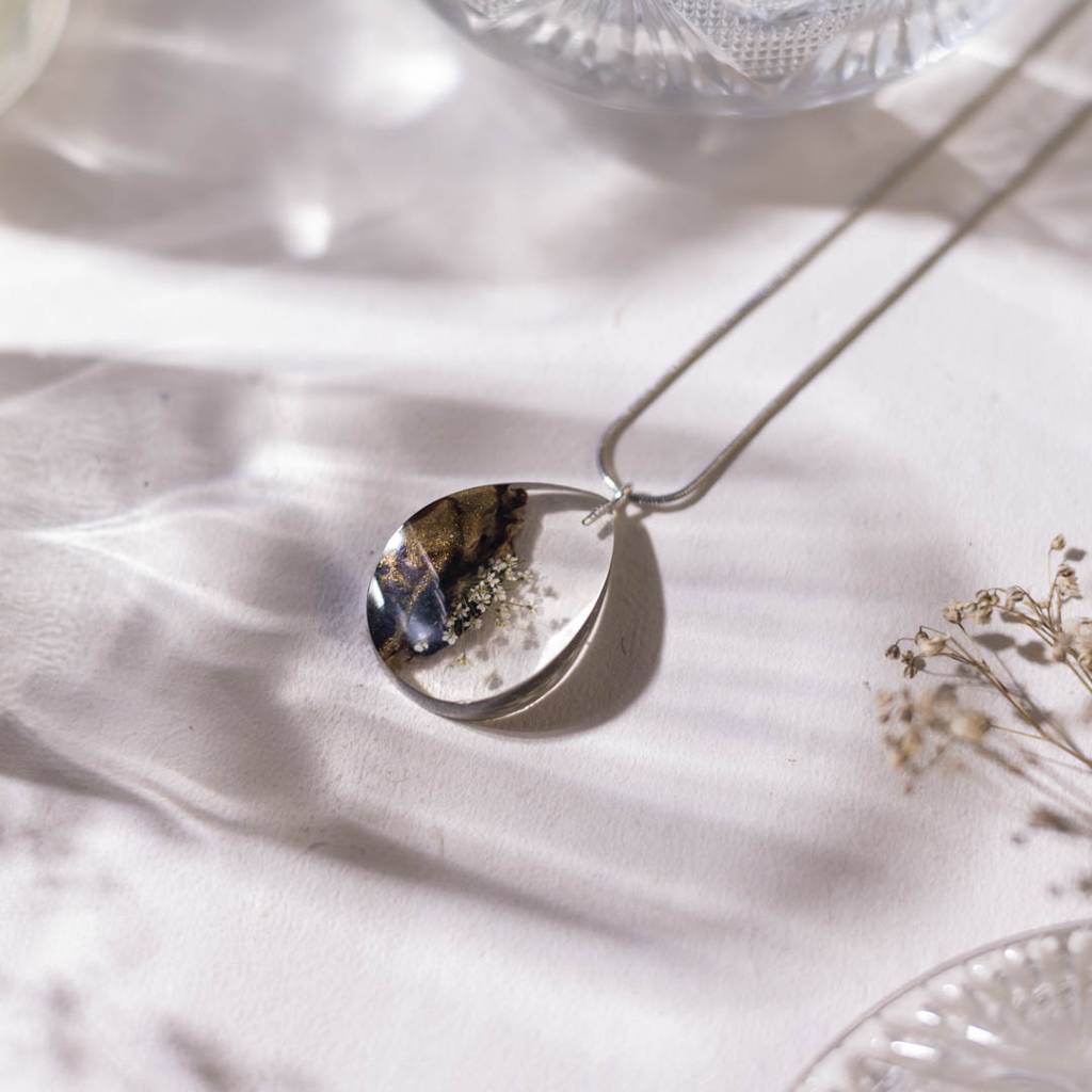 Snowflake Forest Necklace : SnowflakeForestNecklace