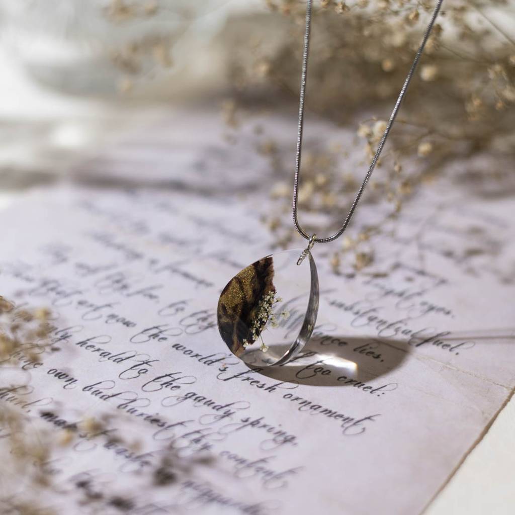 Snowflake Forest Necklace : SnowflakeForestNecklace