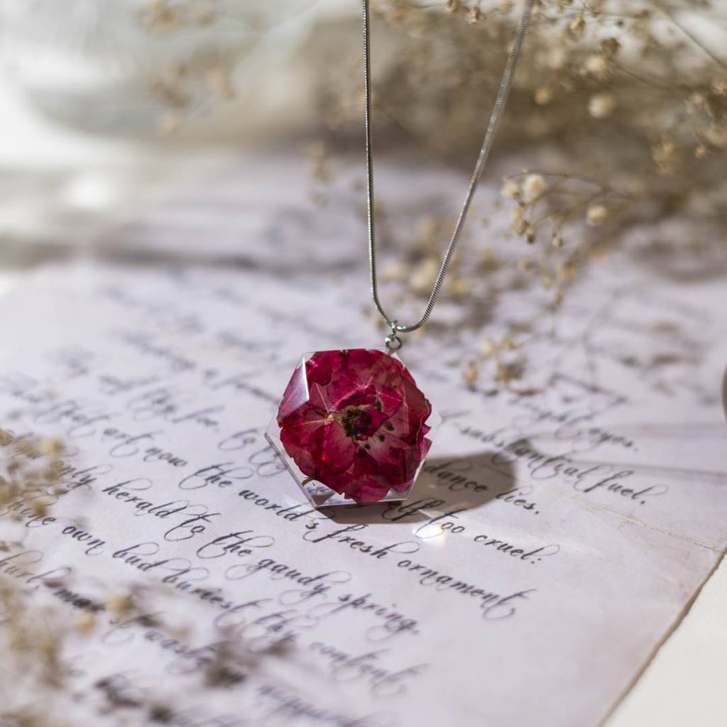 Blushing Quartz Necklace : BlushingQuartzNecklace