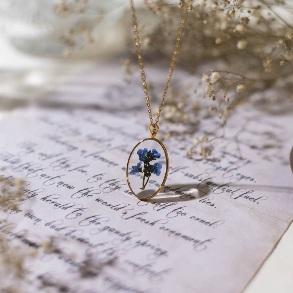 Bridgerton Blue Necklace : BridgertonBlueNecklace