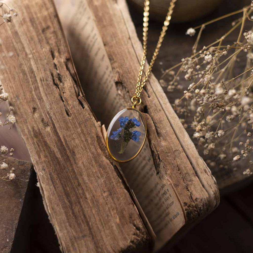 Bridgerton Blue Necklace : BridgertonBlueNecklace