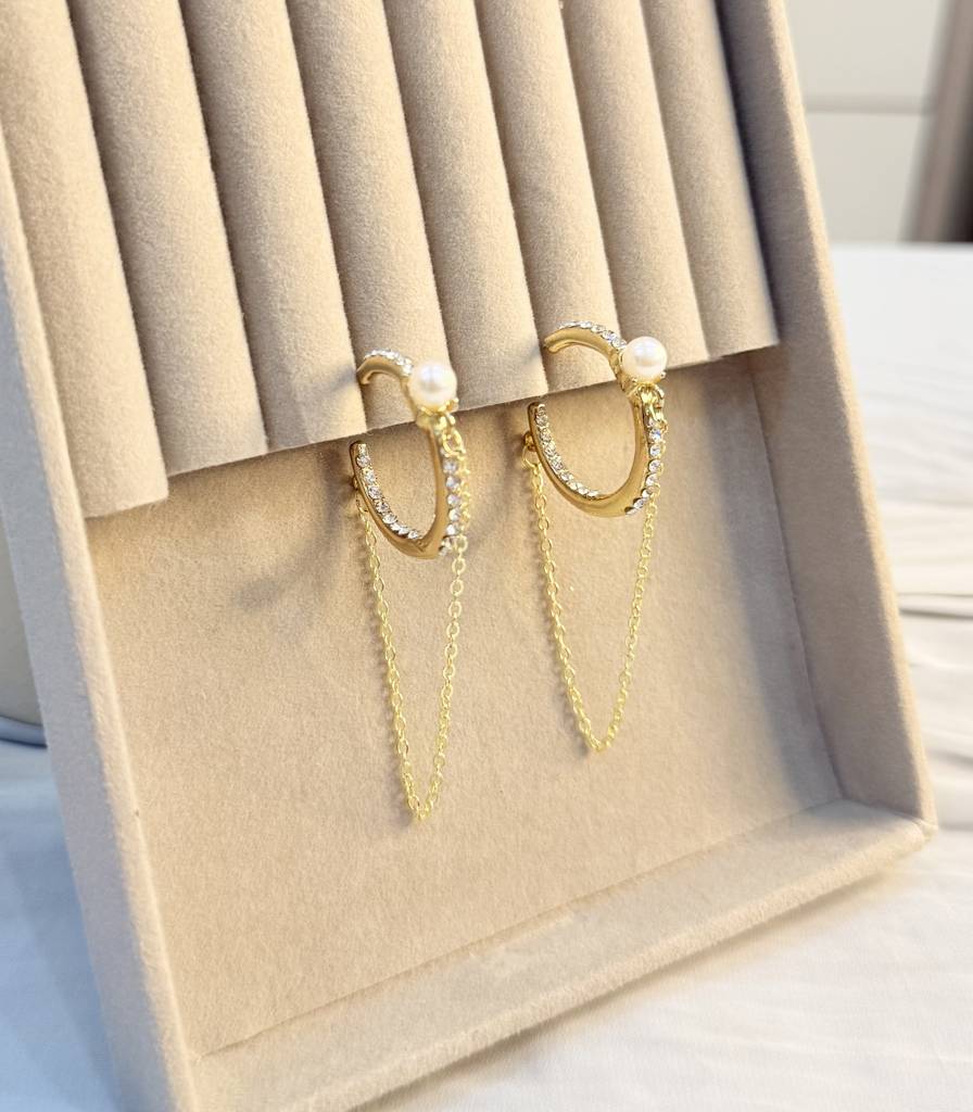 Gold Tone Hoop Earrings : J00330027
