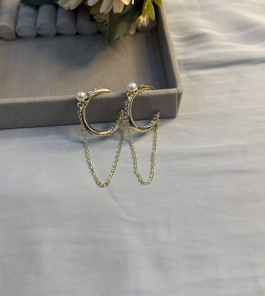 Gold Tone Hoop Earrings : J00330027