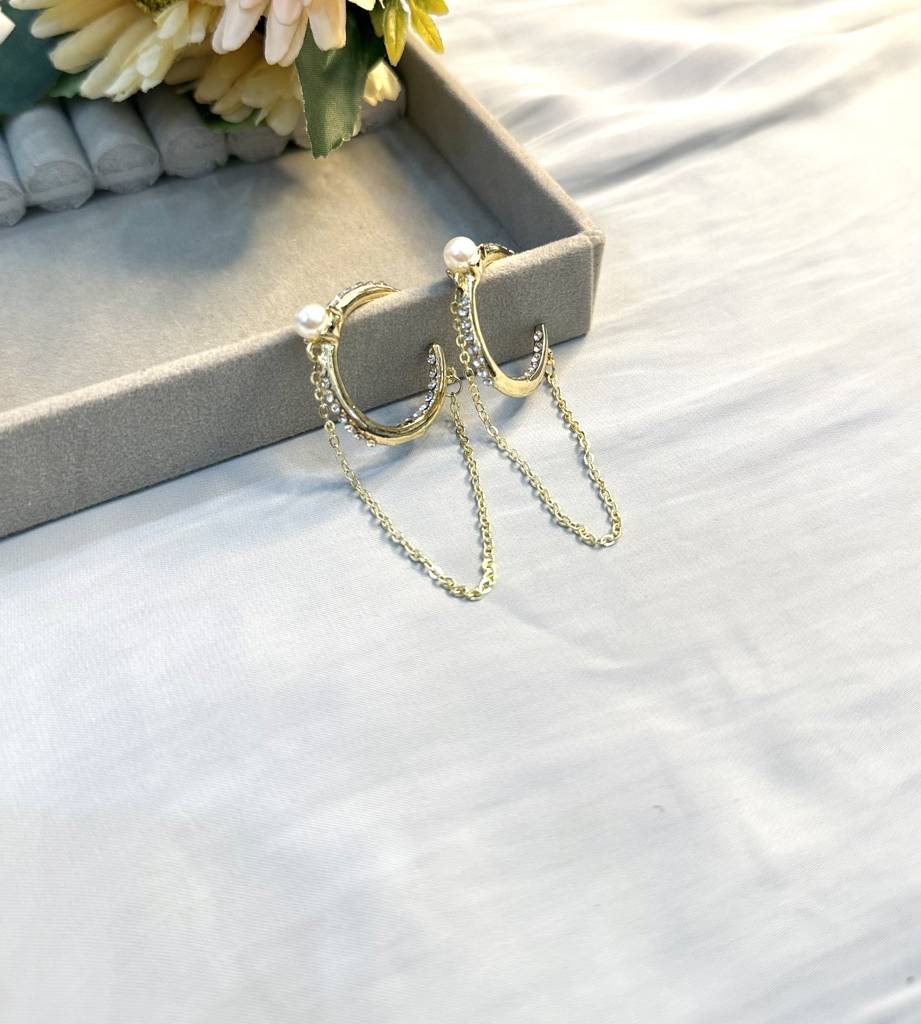 Gold Tone Hoop Earrings : J00330027