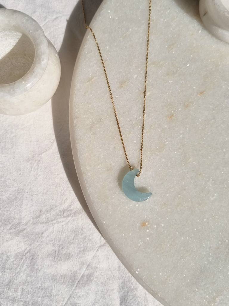 Aquamarine Luna Moon Pendant With 18Kt Gold Plated On Brass Chain : NO-Q-6387-16C