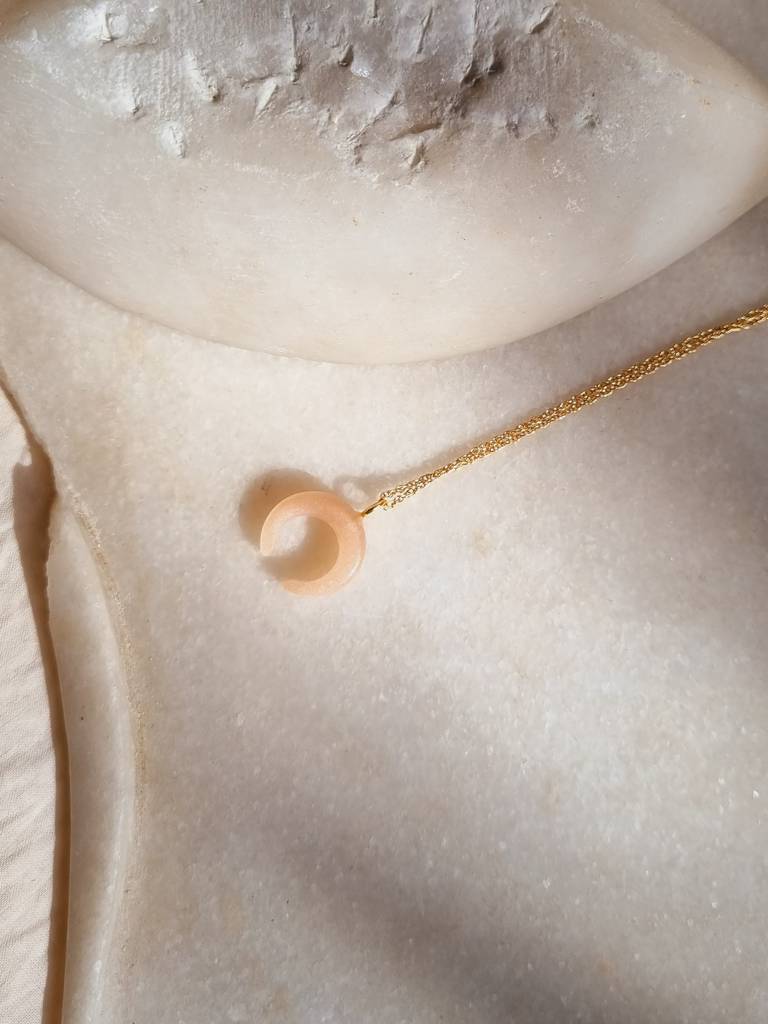 Peach Moonstone Crescent Moon Pendant With 18Kt Gold Plated On Brass Chain : NO-K-6299-16