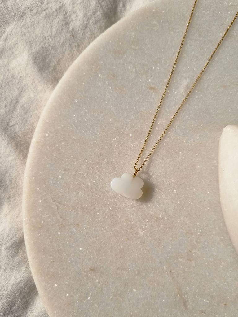 White Moonstone Cloud Pendant With 18Kt Gold Plated On Brass Chain : NO-K-6823-16