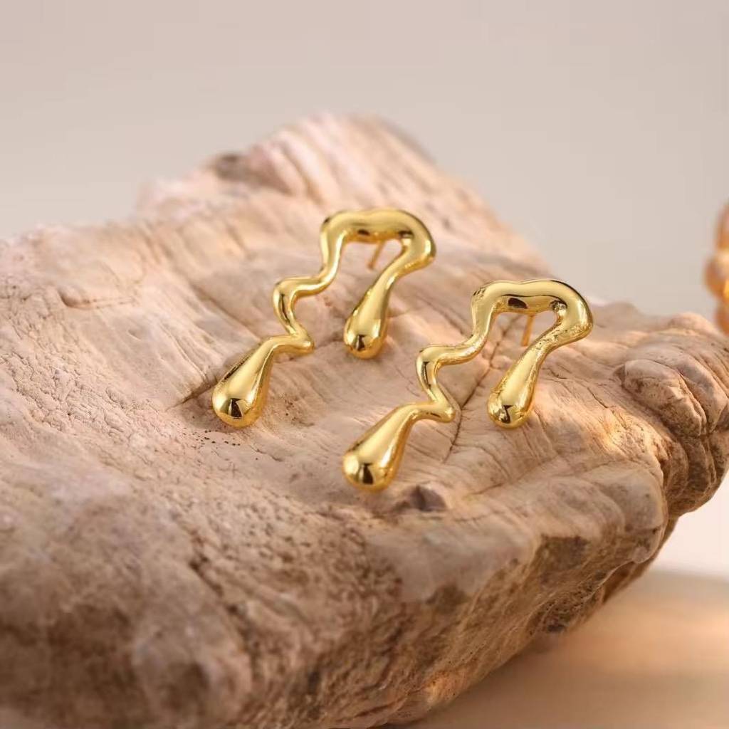 Gold Tone Earrings : J00349602