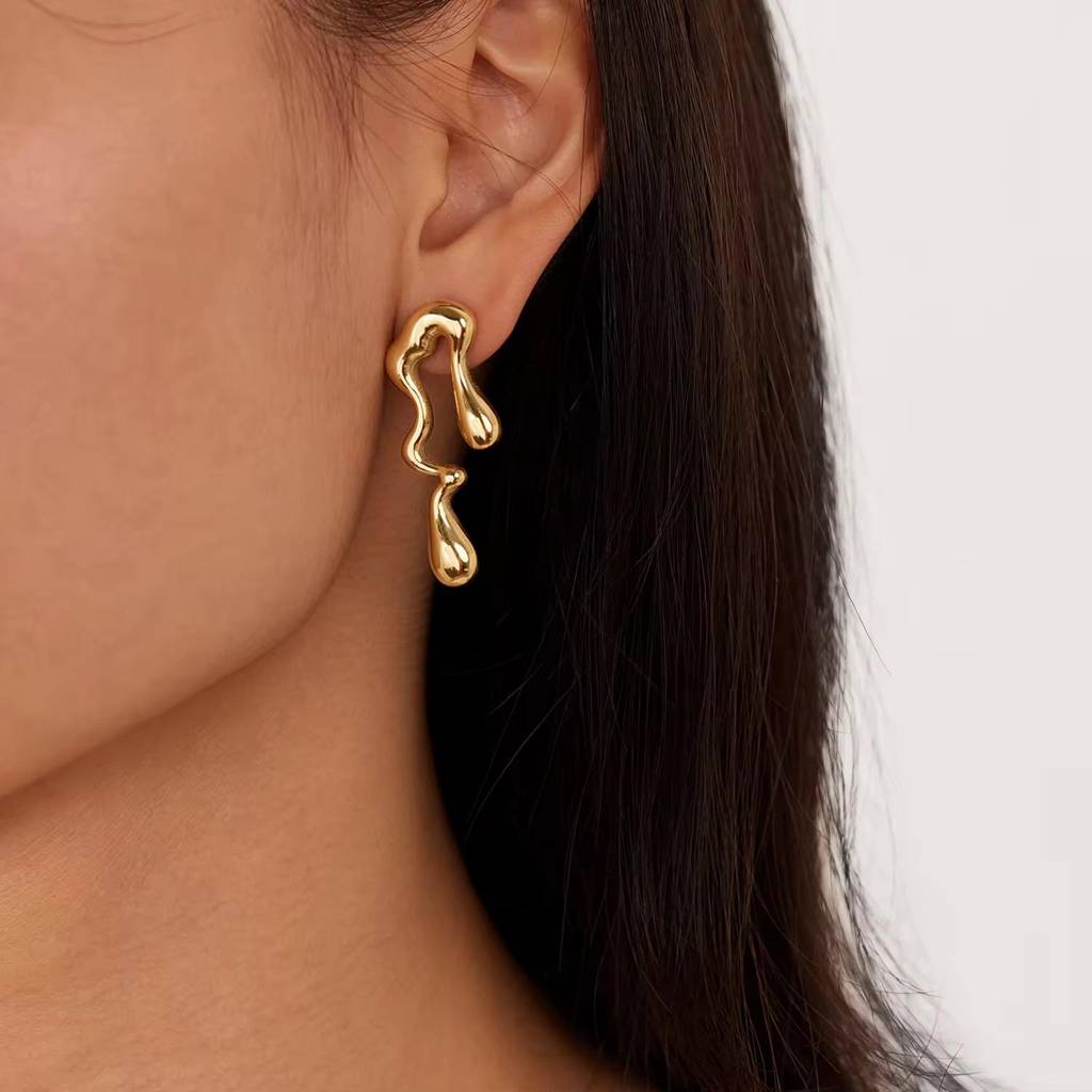 Gold Tone Earrings : J00349602