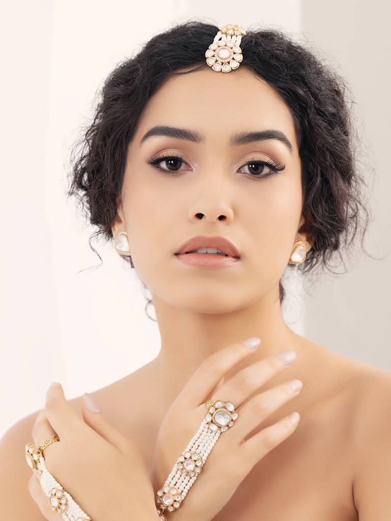 Polki-Pearl Elegant Maang Tikka. : JBR24AUHMCOL1482