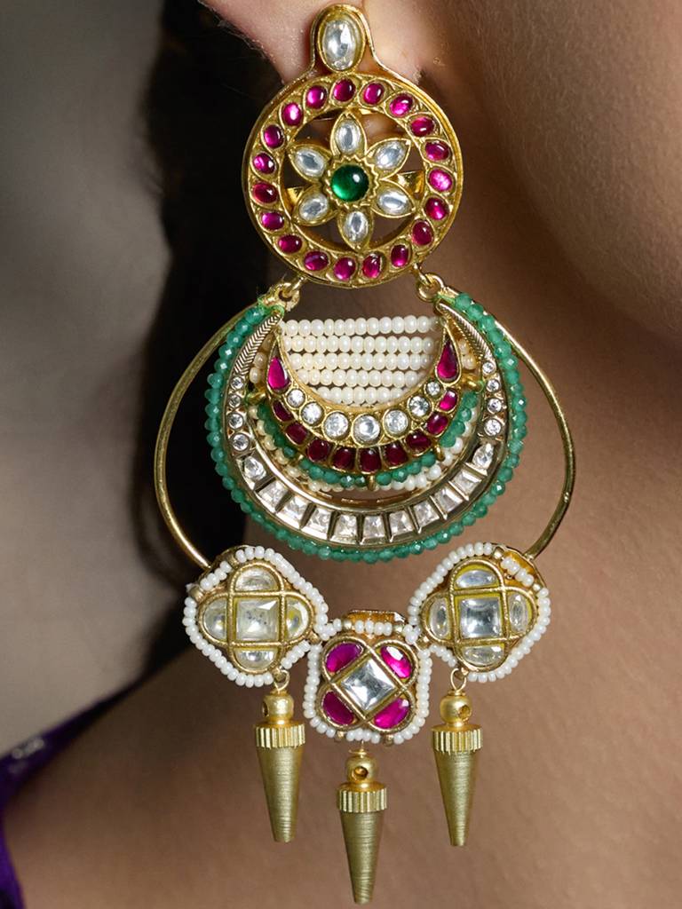 Zewar-E-Shaahi Chandbalis
Earrings : JBRAUG2821