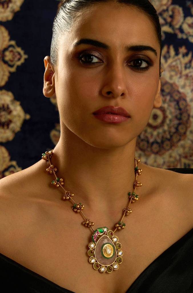 Parrot Motif Beaded Chain Necklace : JBRITINKS16