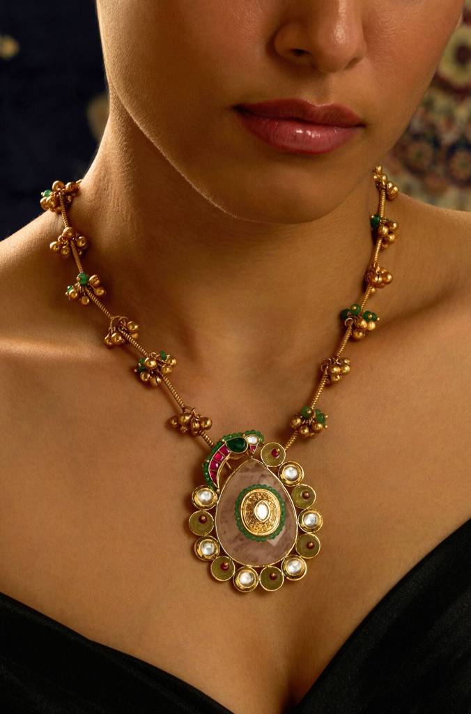 Parrot Motif Beaded Chain Necklace : JBRITINKS16