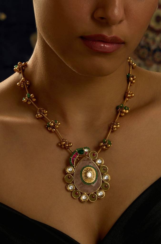 Parrot Motif Beaded Chain Necklace : JBRITINKS16