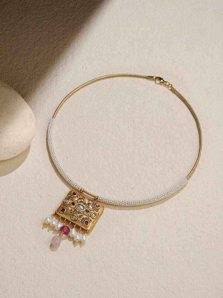 Delicate Temple Grace : JBRJUL24N10