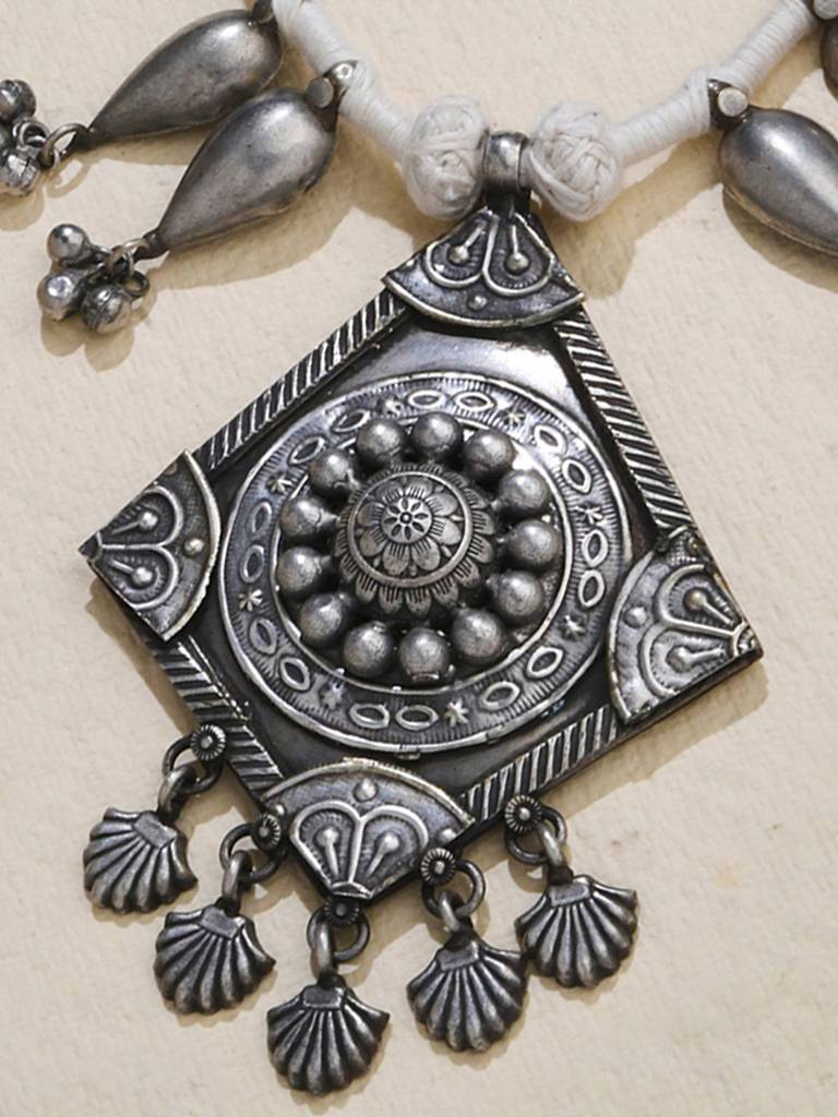 Threaded Oxidized Charm : JBRJUL24N36