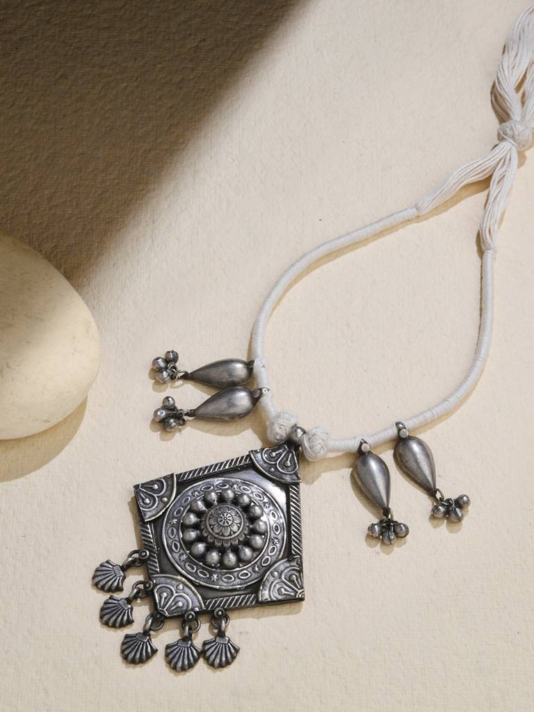 Threaded Oxidized Charm : JBRJUL24N36