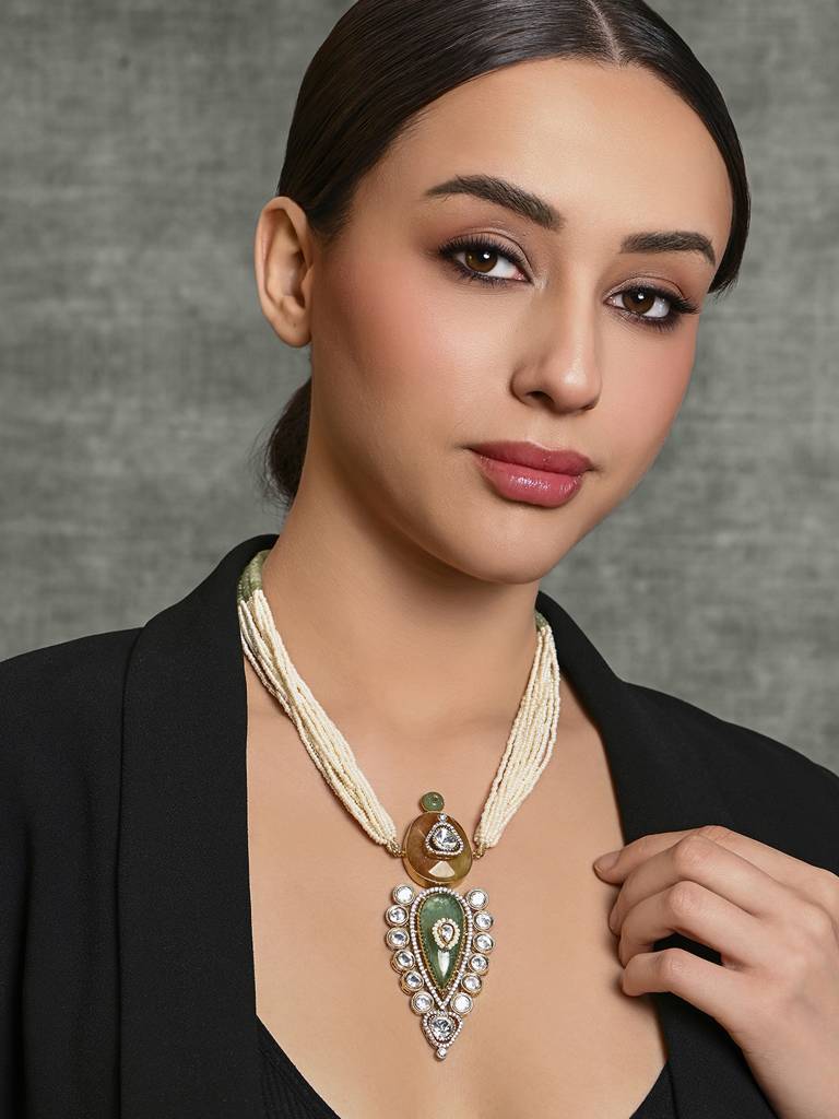Majestic Multi-Colour Beaded Necklace : JBRMR24NK19