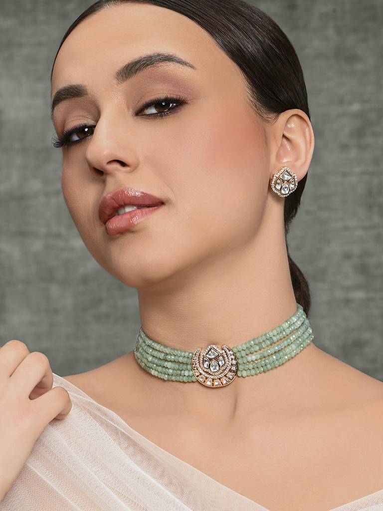 Glitzy Choker With Earrings : JBRMR24NKS43