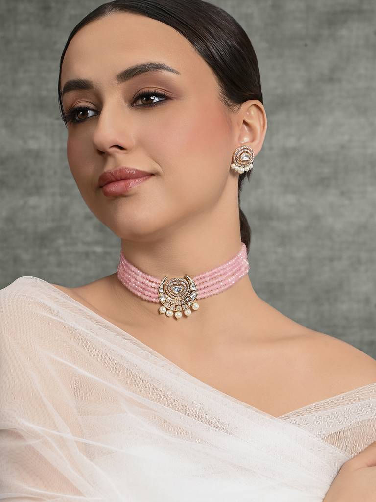 Scintillating Pink Beaded Choker With Earrings : JBRMR24NKS45