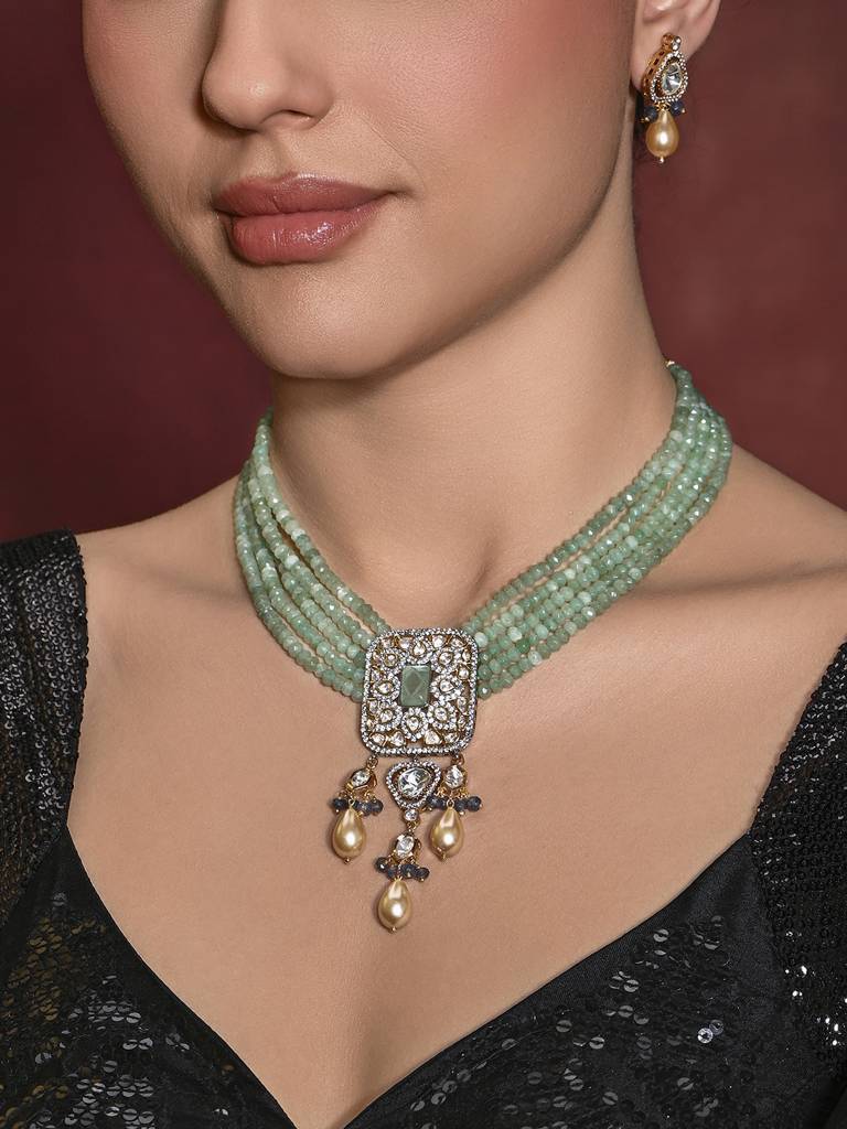 Enamoring Necklace With Earrings : JBRMR24NKS50