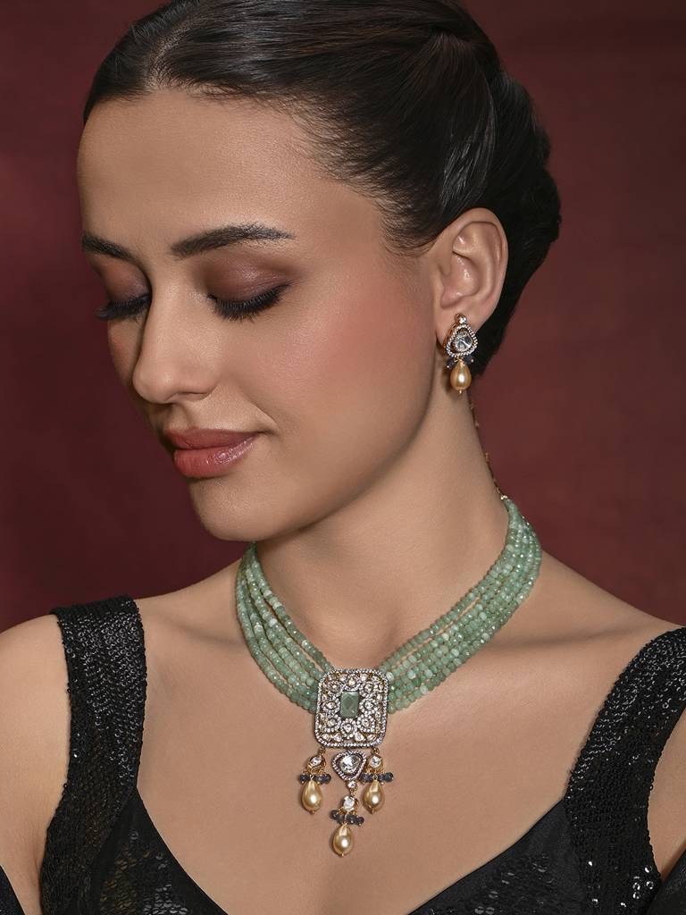 Enamoring Necklace With Earrings : JBRMR24NKS50