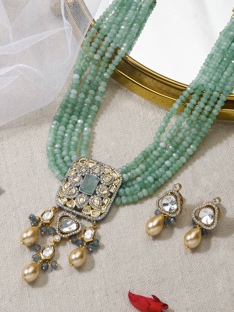 Enamoring Necklace With Earrings : JBRMR24NKS50