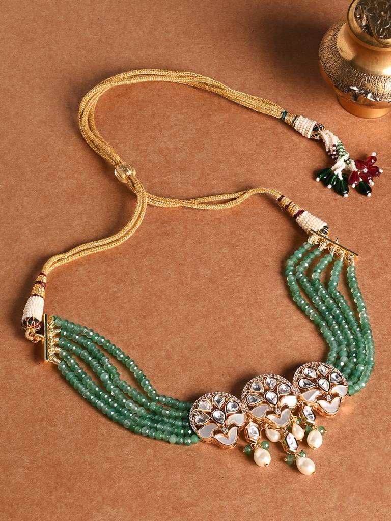 Enthralling Choker With Earrings : JBRMR24NKS51