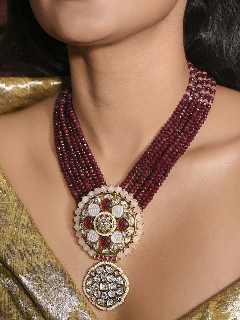 Luxuriant Necklace With Earrings : JBRMR24NKS63