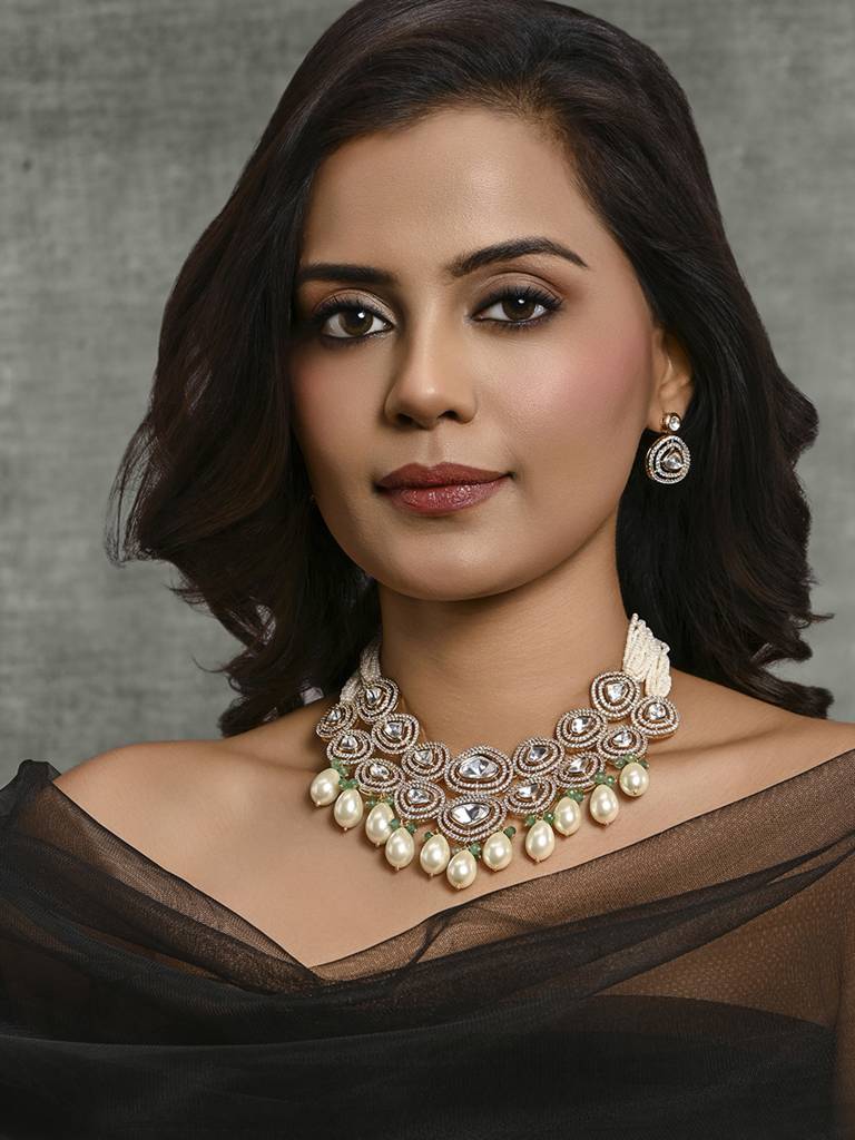 Shimmery Necklace With Earrings : JBRMR24NKS70