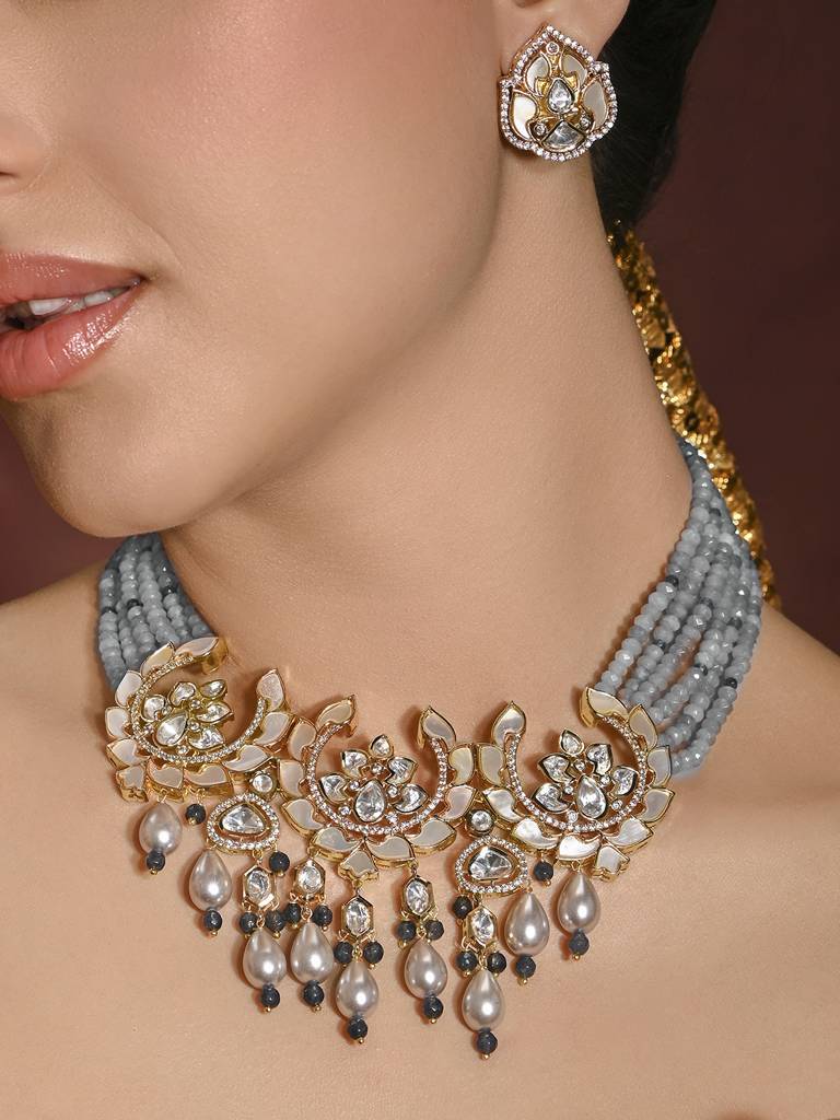 Grandiose Grey Choker With Earrings : JBRMR24NKS75