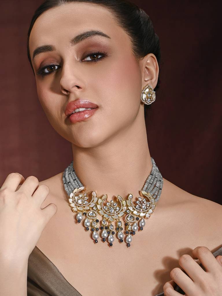 Grandiose Grey Choker With Earrings : JBRMR24NKS75
