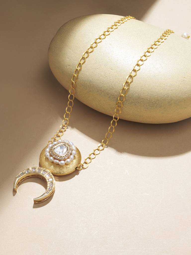 Enigmatic Crescent Necklace : JBRNK4FB24