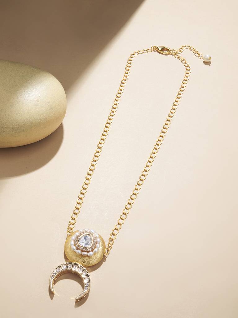 Enigmatic Crescent Necklace : JBRNK4FB24