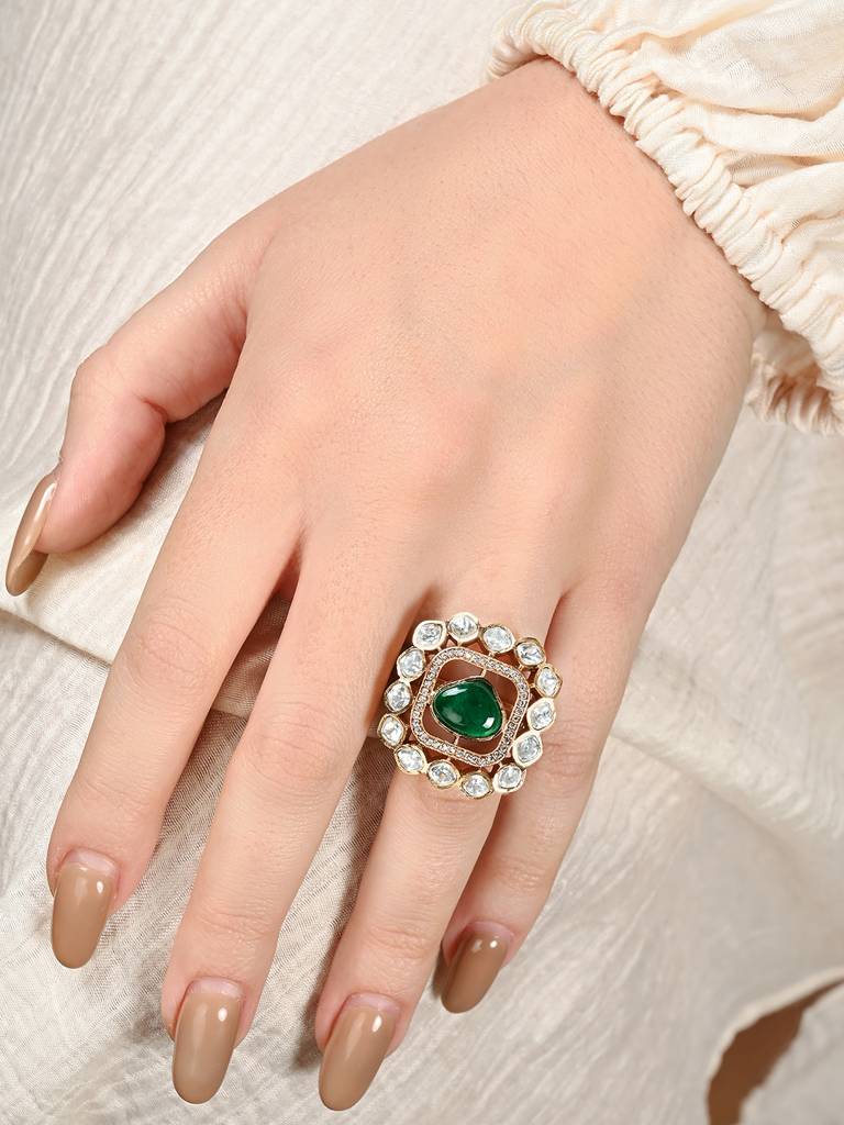 Luminous Emerald Ring : JBRRG12FB24