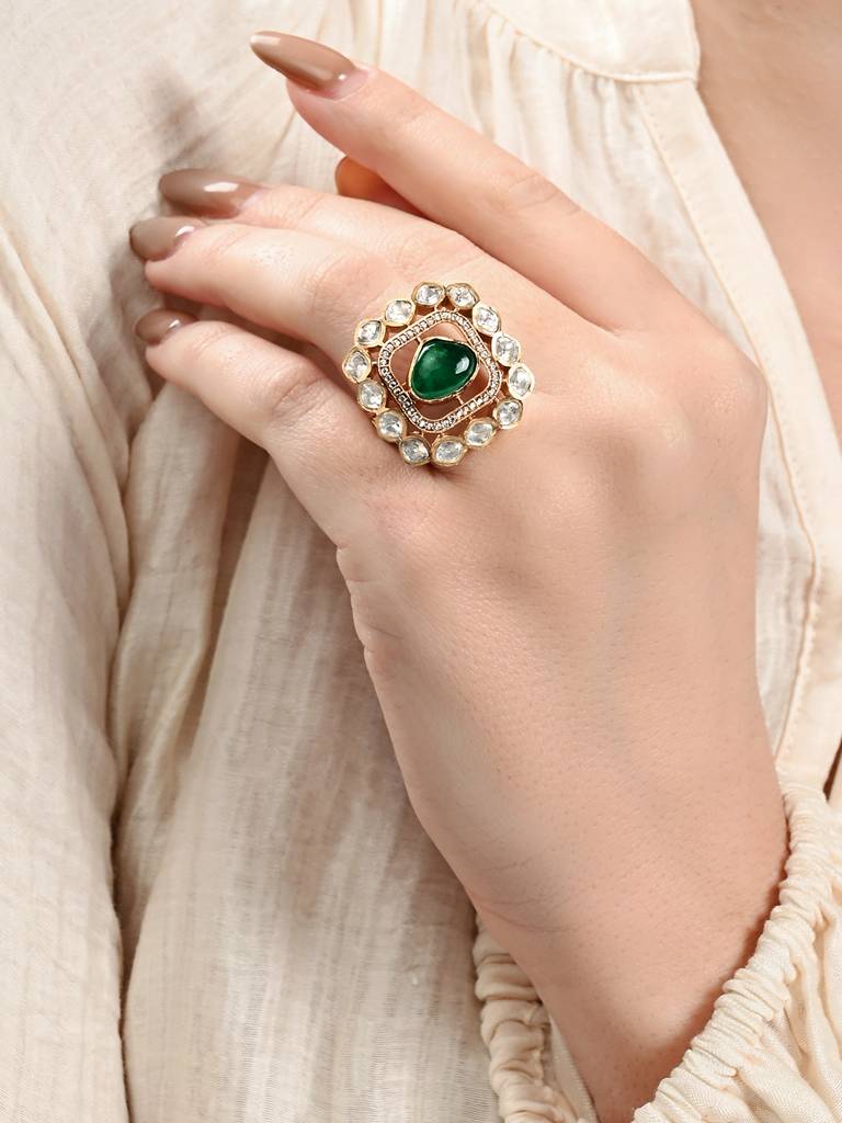 Luminous Emerald Ring : JBRRG12FB24