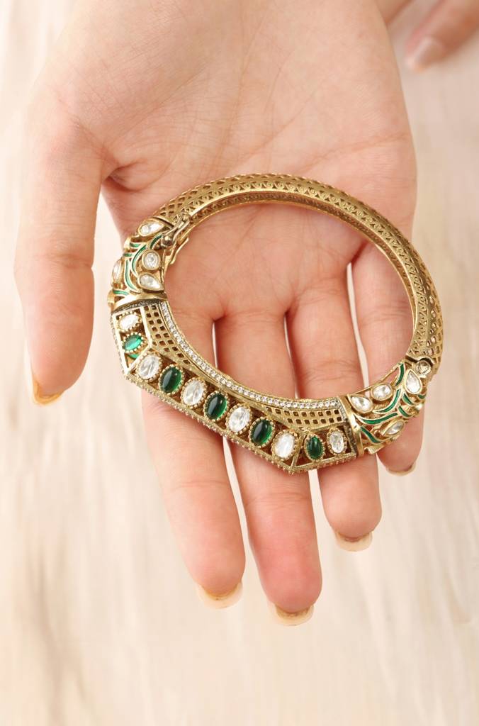 Radiant Legacy Bangle : JBRSSBR68