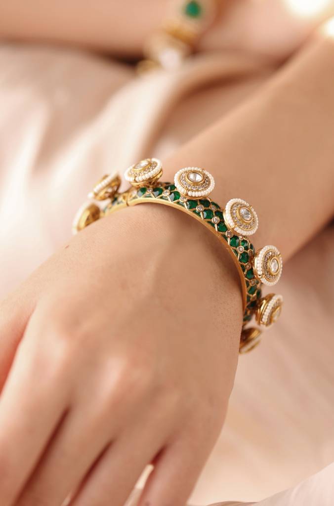 Regal Grace Bangle : JBRSSBR84