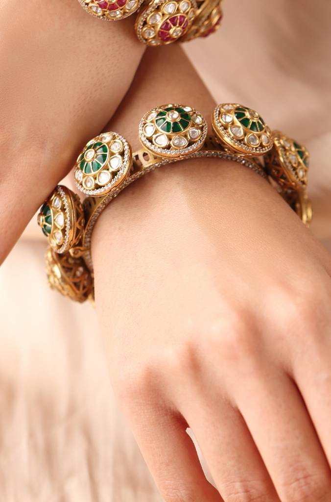 Timeless Luster Bangle : JBRSSBR91