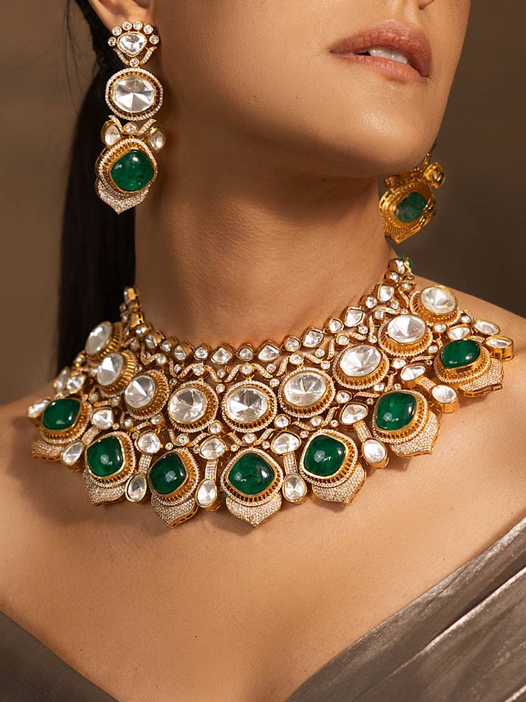 Radiant Golden-Green Choker Necklace Set : JBRSSNK103