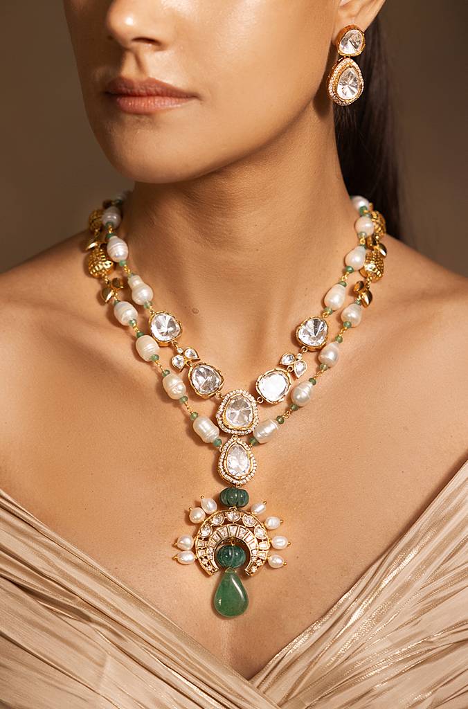Stylish Green-White-Golden Necklace Set : JBRSSNK19