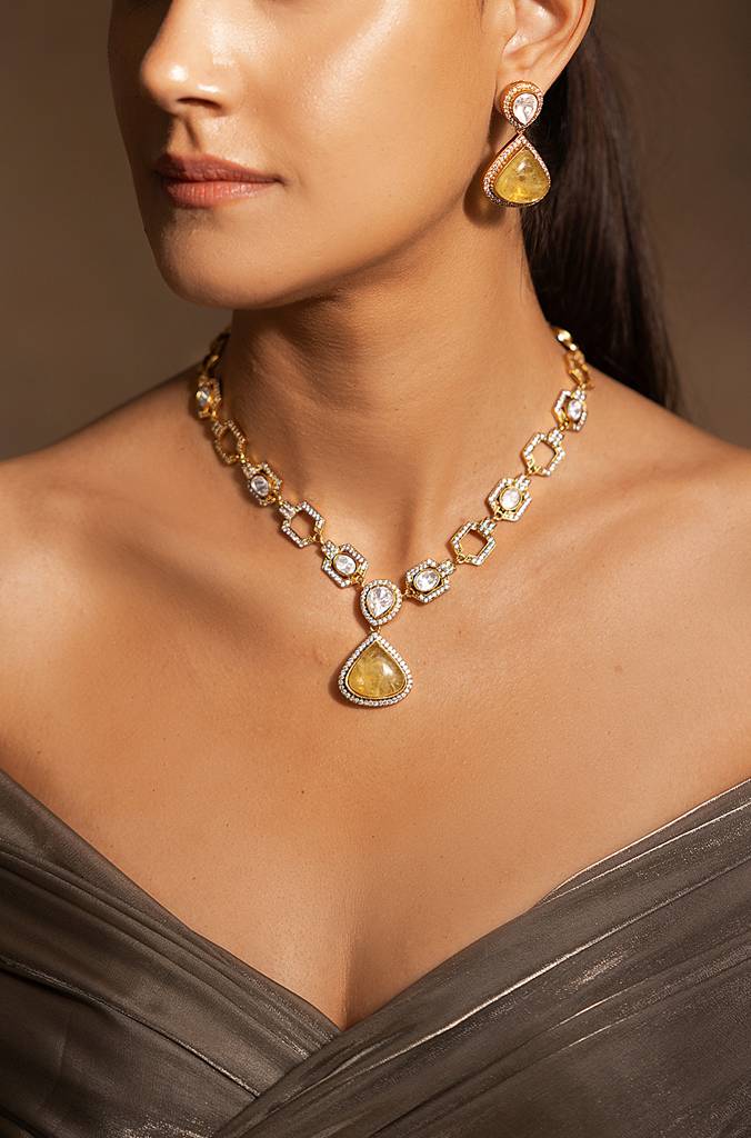 Elegant Golden Necklace Set : JBRSSNK227