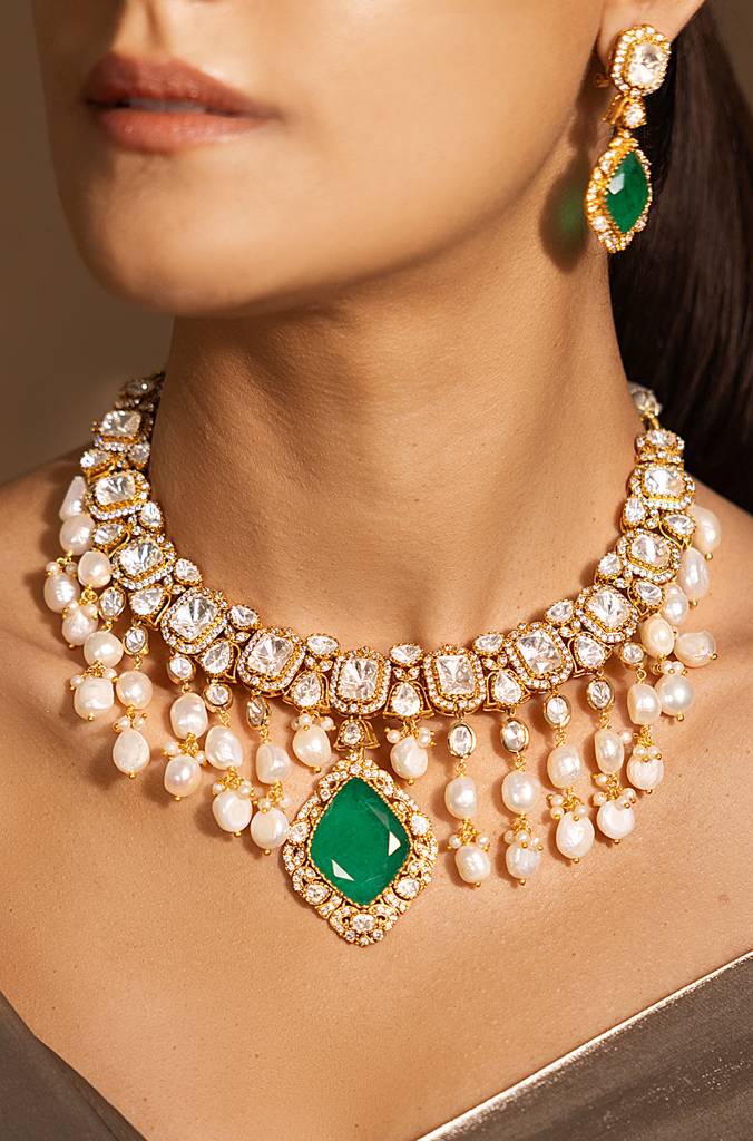 Radiant Green-Golden Glam Choker Necklace Set : JBRSSNK252