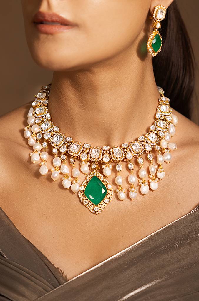 Radiant Green-Golden Glam Choker Necklace Set : JBRSSNK252